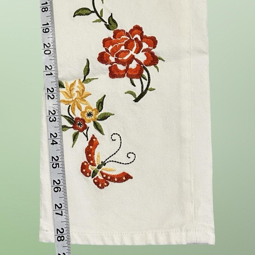 Reformation Cynthia High Rise Straight Jeans 25 White Flora Embroidery NWT - Picture 7 of 10